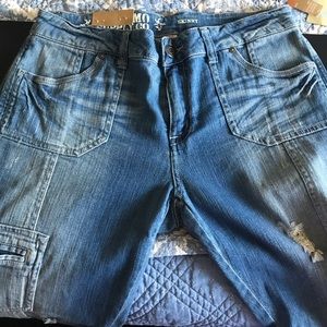 Distressed cargo style skinny jeans